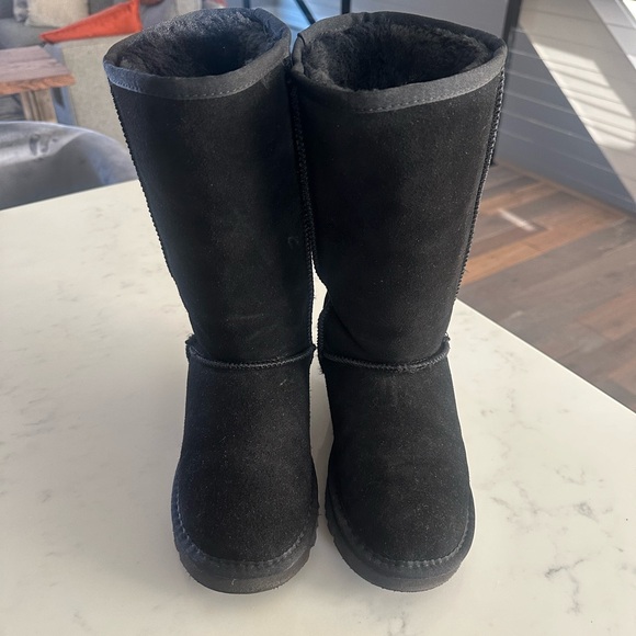 Women’s Ugg Boot Tall 6 - Picture 3 of 6